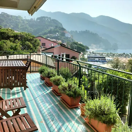 Stork's Nest - La Cicogna With Terrace And Sea View דירה *